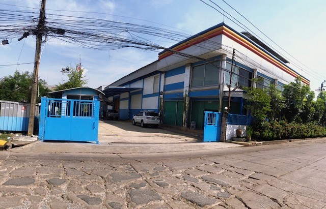 ขายโรงงานพร้อมที่ดิน 2 ไร่ ทำเลทอง ลำลูกกา ใกล้ทางหลวง 105,106 เดินทางสะดวกเหมาะสำหรับโรงงานผลิต, โกดังเก็บสินค้า, ศูนย์กระจายสินค้ารายละเอียดทรัพย์พื้นที่ : 2 ไร่สิ่งปลูกสร้าง : อาคารโรงงาน + ออฟฟิศ + โกดังที่จอดรถ : รองรับรถบรรทุก/ขนส่งสินค้าถนนหน้าโรงงาน : กว้าง 7 เมตรระยะทาง : ห่างทางหลวง 105 และ 106 เพียง 140 เมตรจุดเด่นทำเลดี ใกล้แหล่งคมนาคมหลัก และสนามบินทั้ง 2 แห่งถน