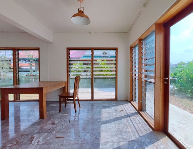 นิคมลาดกระบัง 5.8 กม. ให้เช่า บ้านเดี่ยว 2ชั้น ตลาดยิ่งเจริญทรัพย์  รร.เซนต์มารีอา มีนบุรี 1.8กม.3นอน 2น้ำ