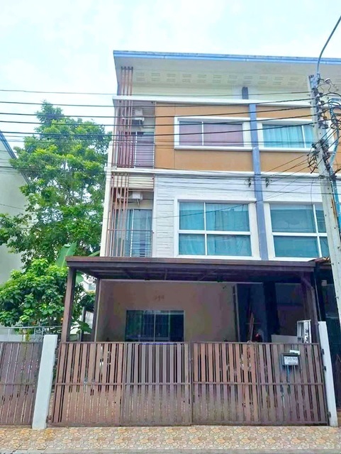 MRTคลองกลันตัน 1.5 พัฒนาการ32 ให้เช่าคฤหาสน์แนวตั้ง 4นอน อ่อนนุช35  252 ตร.ม. ทาวน์เฮ้าส์ 3 ชั้น 21 ตร.วา เฟอร์ เครื่องใช้ไฟฟ้าครบ