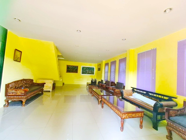 ทองสมบูรณ์คลับ 4 กม.รร.นานาชาติเซนต์สตีเฟ่นส์ 6.0 กม. 3 นอน  ให้เช่าบ้านเดี่ยว 1 ชั้นครึ่ง มีระเบียง 200 ตร.วา. 299 ตร.ม.  3 น้ำ