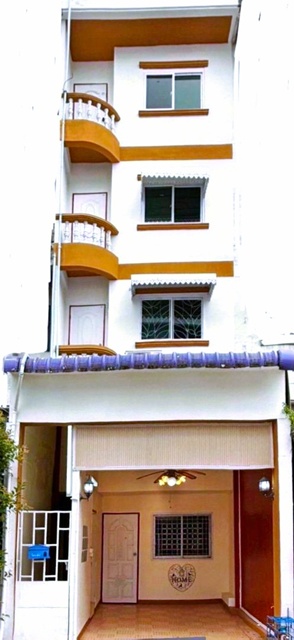  MRT ศรีด่าน 1.2กม.ฟู้ดแลนด์ แจ๊ส ศรีนครินทร์ 1.1 กม. ค้าขาย ร้านนวด 6นอน 6น้ำ  อาคารพาณิชย์ 4.5ชั้น  420ตร.ม. 25ตร.วา. ศรีด่าน- แบริ่ง  