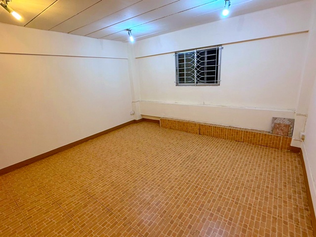 ฟู้ดแลนด์ แจ๊ส ศรีนครินทร์ 1.1 กม.ค้าขาย ร้านนวด 6นอน 6น้ำ MRT ศรีด่าน 1.2กม. อาคารพาณิชย์ 4.5ชั้น 426ตร.ม. 26ตร.วา. ศรีด่าน- แบริ่ง