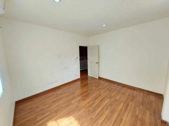 HS 1775 ขายบ้านแฝด 2 ชั้นหลังมุม 40 ตรว. หมู่บ้าน ดิ เอ็กซ์คลูซีฟ The Exclusive นวลจันทร์ 56 ทำเลดี เดินทางสะดวก ใกล้ทางด่วน