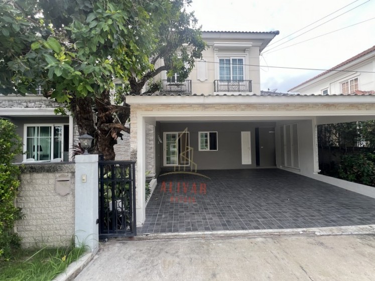 RH080725 ให้เช่า บ้านเดี่ยว 2ชั้น 4ห้องนอน Grandio Ladprao-Kaset Nawaminค่าเช่า 120,000 บาท  รายละเอียด :- พื้นที่ 60 ตารางวา- พื้นที่ใช้สอย 200 ตารางเมตร- 4 ห้องนอน 4 ห้องน้ำ - แยกห้องนอนแม่บ้าน + ห้องน้ำนอกบ้าน- ตกแต่งสวยพร้อมเฟอร์นิเจอร์หรู พร้อมสวนบ่อปลาคราฟ- บ้านทำเลดี อยู่หน้าสโมสร สิ่งอำนวยความสะดวก : สระว่ายน้ำ / ฟิตเนส / สวนพักผ่อนสถานที่สำคัญใกล้เคียง : ตลาดอินทรารักษ์ / Chocolate Ville - Big C สุขาภิบาล 1 / Ma