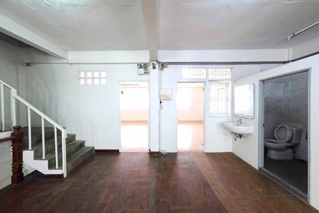 MRT พระราม9 80ม. AIRBNB Central Rama 9 90 ม. ให้เช่าอาคารพาณิชย์ 3 คูหา 70ตร.ว. 4 ชั้น 3 คัน   1060ตรม.