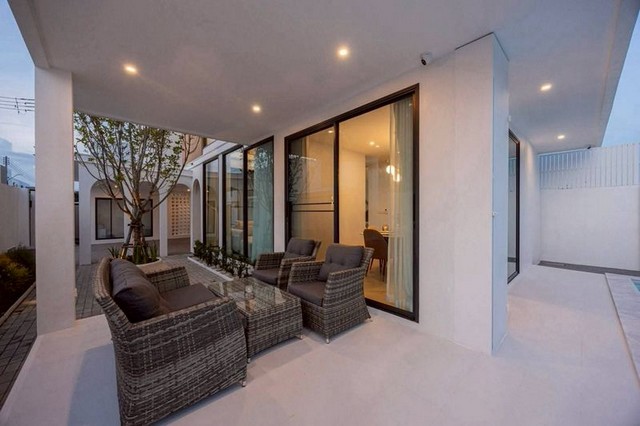 ให้เช่าพูลวิลล่า สไตล์โมเดิร์น 2 ชั้น บ้านสวย ทำเลดี หางดง