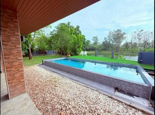 ให้เช่าพูลวิลล่าหรูขนาดใหญ่ ทำเลดีเยี่ยมในย่าน สันทราย 