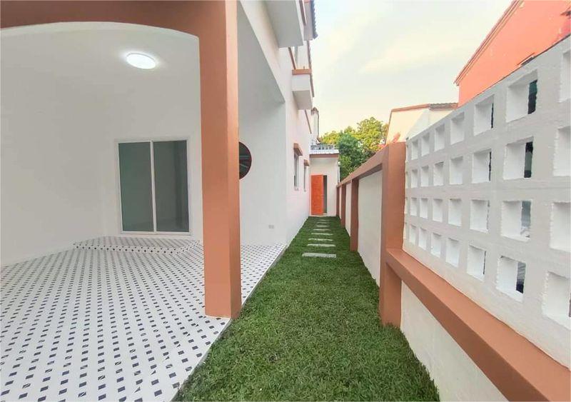 ขายทาวน์เฮ้าส์ 2 ชั้น หลังมุม มบ.สวีทโฮมปาร์ค ติดตลาดบัวทองเคหะ นนทบุรี