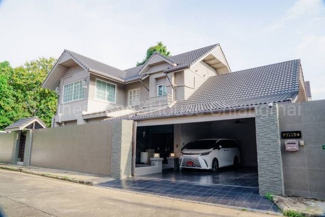 ให้เช่า 100,000 บาท/เดือน #ขายขาดทุน พูลวิลล่าสวยสุดคุ้ม 10.5 ล้าน 105.2 ตรว. #กุลพันธ์วิลล์9 #หางดง สไตล์โมเดิร์นสุดหรู #ใกล้กาดฝรั่ง