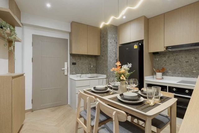 ให้เช่า 50,000 บาท/เดือน ขาย 5.5 ล้าน 101 ตรม. 2 นอน 2 น้ำ #ชมดอย คอนโด #Penthouse วิวสุดปัง #เฟอร์นิเจอร์ครบ ห้องใหญ่ ใจกลางนิมมาน