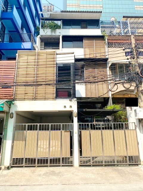 ทำAirBNBได้ คิง เพาเวอร์ มหานคร BTS ช่องนนทรี 250ม.เช่า ทาวน์เฮ้าส์ 4 ชั้น ต่อรองได้ โรงแรมฮอลิเดย์  สาทร 28ตรว. 342ตรม. 