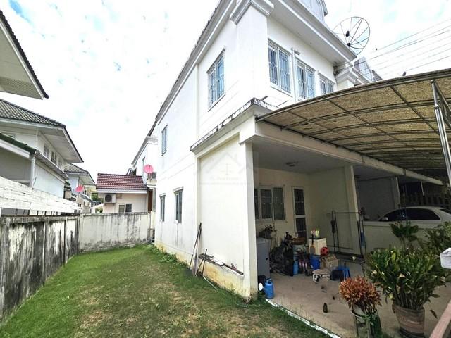 ขายบ้านแฝด 2 ชั้น 40 ตรว. หมู่บ้าน ดิ เอ็กซ์คลูซีฟ หลังมุม เดินทางสะดวก ใกล้ทางด่วน