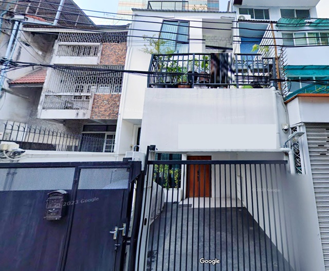 คิง เพาเวอร์ มหานคร BTS ช่องนนทรี 250ม. ทำAirBNBได้  ขาย เช่า ทาวน์เฮ้าส์ 4 ชั้น ต่อรองได้ โรงแรมฮอลิเดย์  สาทร 28ตรว. 342ตรม. 