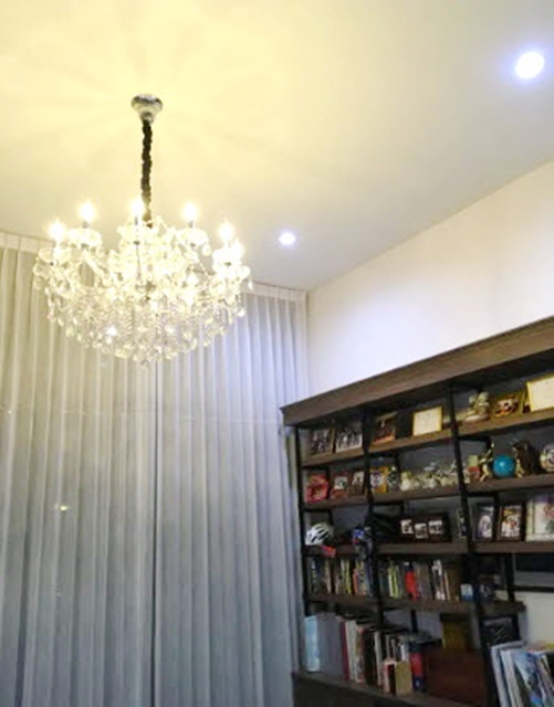 คิง เพาเวอร์ มหานคร BTS ช่องนนทรี 250ม. เช่า ทาวน์เฮ้าส์ 4 ชั้น ทำAirBNBได้  ต่อรองได้ โรงแรมฮอลิเดย์  สาทร 28ตรว. 342ตรม.