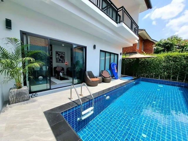 พูลวิลล่า 2 ชั้น สไตล์โมเดิร์น เนื้อที่เยอะ วังตาล หางดง 