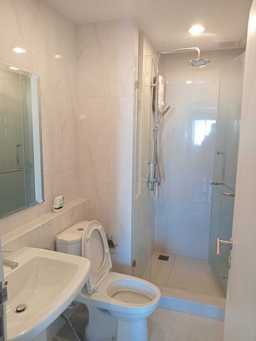 ให้เช่า Niche Mono Mega Space บางนา ห้องสวย วิวทะเลสาบและสระว่ายน้ำ