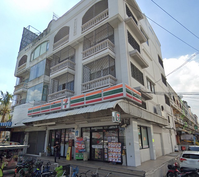 ARLลาดกระบัง 749ม.ให้เช่าอาคารพาณิชย์ 4.5 ชั้น หลังมุม 23 ตร.วา. ร่มเกล้า 390ตร.ม. ถนนใหญ่ 5 นอน 4 น้ำ 