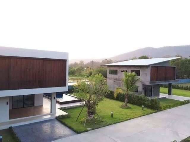 บ้านพักตากอากาศ ขาย 39 ล้านบาท #วิวภูเขา #วิวทุ่งนา 4 ไร่ 1 งาน 13 ตรว. โซนสันกำแพง แม่ออน 