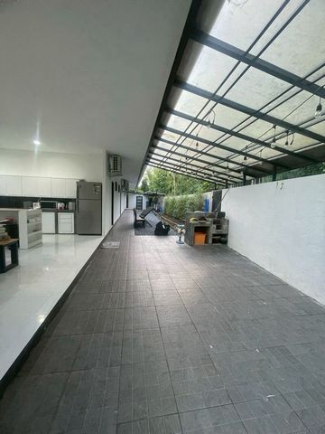 ขายด่วน 6 ล้าน 1-3-49 ตรว. #น้ำบ่อหลวง #สันป่าตอง บ้านเดี่ยวพร้อมที่ดินใหญ่ เหมาะสำหรับครอบครัวใหญ่ หรือปรับใช้เป็นโฮมสเตย์ บ้านพักตากอากาศ