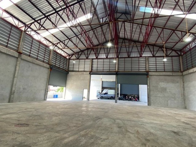 ให้เช่าโกดัง .450 ตรม. และ ขนาด 1200 ตรม.เจริญพัฒนา แขวงบางชัน  รถเทเลอร์ ขนาดใหญ่ เข้า-ออกได้