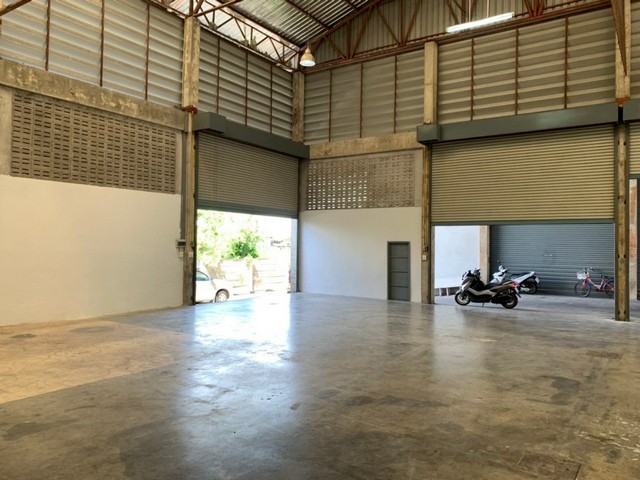 ให้เช่าโกดัง .450 ตรม. และ ขนาด 1200 ตรม.เจริญพัฒนา แขวงบางชัน  รถเทเลอร์ ขนาดใหญ่ เข้า-ออกได้