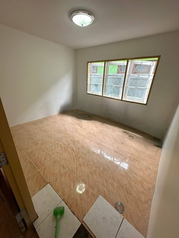 ขายบ้านเดี่ยวอ่างศิลาบางแสนชลบุรี บ้านเข้าใหม่เข้ารีโนเวทแล้ว 2 ห้องนอน 1 ห้องน้ำ 1 ห้องครัว