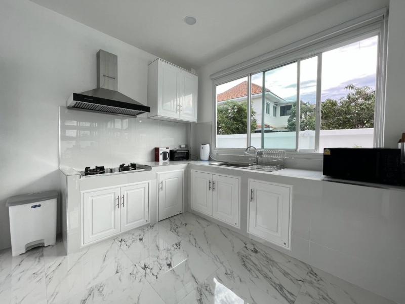 ให้เช่าบ้านโมเดิร์นมินิมอลสีขาวสวยๆ80วาบ้านสร้างเอง รายล้อมด้วยธรรมชาติ5 ห้อง 4 ห้องน้ำ ถนนบางนา