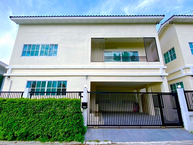 ให้เช่าบ้านเดี่ยว 2 ชั้น  30 ตร.วา. 120 ตร.ม.บ้านสวย ทำเลดี 2-3นอน 2 น้ำ รร.นานาชาติ ตลาดถนอมมิตร 2.3 กม.MRT รามอินทรา กม.4  600 ม.