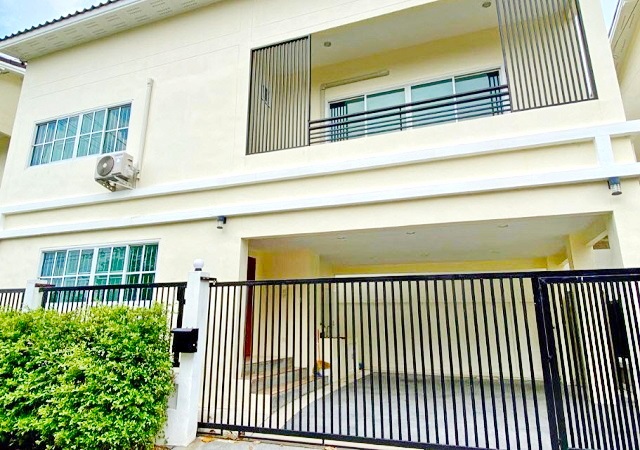 MRT รามอินทรา กม.4  600 ม.125 ตร.ม.ให้เช่าบ้านเดี่ยว 2 ชั้น  35 ตร.วา. บ้านสวย ทำเลดี 2-3นอน 2 น้ำ รร.นานาชาติ ตลาดถนอมมิตร 2.3 กม.