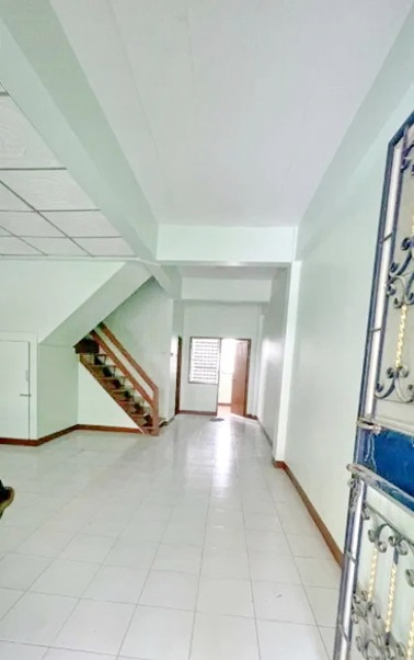 .เพชรเกษม102-112  สาย 3 MRT หลักสอง 5.9 กม ให้เช่าอาคาร 3 ชั้น 20 ตร.วา. 256 ตร.ม. ติดถนนใหญ่ รร.เลิศหล้า 900 ม.  เก็บสินค้า เย็บผ้า