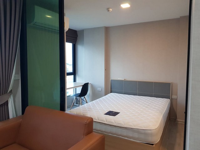 รหัสทรัพย์ MM680837 - Maxxi Condo พหลโยธิน 34 1 Bed 26 52 ตรม ชั้น 8 วิวโล่งราคาขาย 1 69 ล้านบาท ผู้ซื้อชำระค่าโอนราคานี้ถูกกว่าราคาตลาดในโครงการเดียวกันประมาณ 3 ถึง 5 แสนบาท## รายละเอียดห้อง- ขนาด 26 52 ตรม ชั้น 8 ระเบียงหันทิศตะวันออก วิวโปร่งโล่ง ไม่มีตึกบัง- 1 ห้องนอน 1 ห้องน้ำ พร้อมครัว- เฟอร์นิเจอร์ครบ เตียง โซฟา ตู้เสื้อผ้า โต๊ะรับประทานอาหาร- เครื่องปรับอากาศ 2 เครื่อง พื้นลามิเนต ห้องน