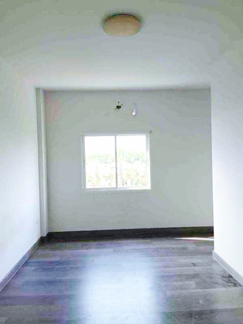 MRTบางชัน 2.6กม.ให้เช่าทาวน์โฮม 3 ชั้น 18 ตร.วา. 220 ตร.ม. พระยาสุเรนทร์ ติดถนน เหมาะกับโฮมออฟฟิศ โชว์รูม