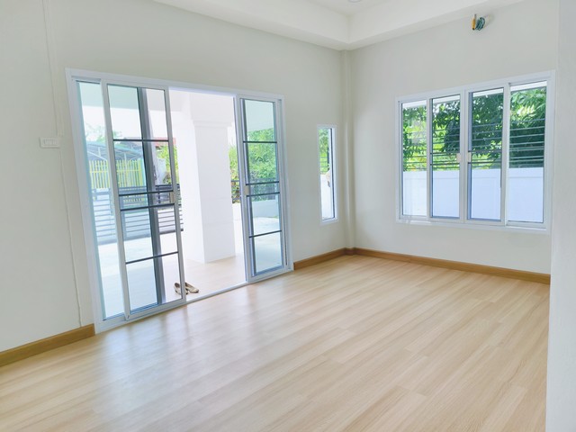 บ้านสวยสไตล์มินิมอล ทำเลดี เดินทางสะดวก ใกล้เมืองเชียงใหม่