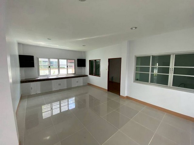 ขายบ้านพร้อมอยู่ 3 นอน มบ.ธารดารา ศรีราชา ราคาดี รีโนเวทใหม่ TP-H1576