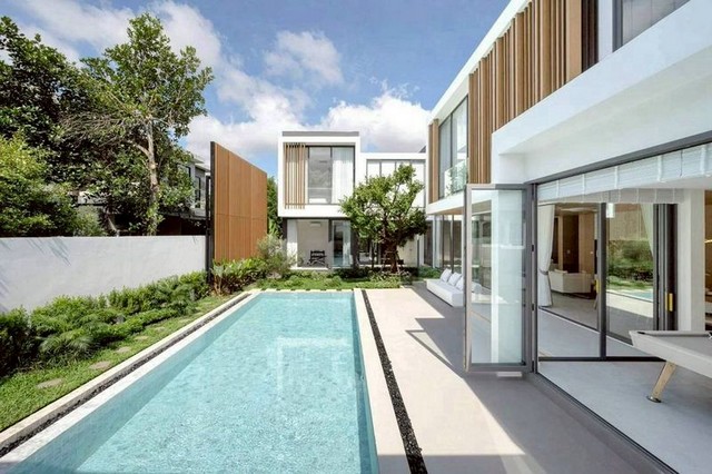 พูลวิลล่าสุดหรู วิวทะเลสาบ สไตล์โมเดิร์น 2 ชั้น ทำเลทอง โซนหางดง