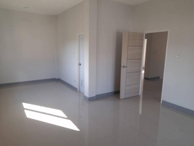 บ้านเดี่ยวหลังใหญ่ สร้างใหม่ 2 ชั้น สไตล์โมเดิร์น สันทรายหลวง