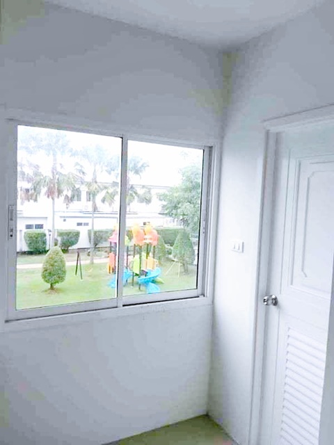 ถ รามอินทรา-พระยาสุเรนทร์ ให้เช่าทาวน์โฮม 3 ชั้น 19ตร.วา. 229 ตร.ม.MRTบางชัน 2.6กม. ติดถนน เหมาะกับโฮมออฟฟิศ โชว์รูม