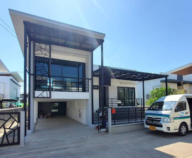 รร.สาธิตนานาชาติ สจล. 3.8 โลตัส ถนนหลวงแพ่ง 800ม. ให้เช่าบ้านเดี่ยว 2 ชั้น ร่มรื่น 54ตร.วา. 214ตร.ม. 3นอน 2น้ำARL สุวรรณภูมิ 5.2 กม. 