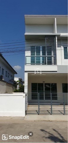 ขาย ทาวน์เฮ้าส์ สามวา, หทัยราษฎร์, สุวินทวงศ์โครงการ เต็มสิริแกรนด์ ถนนสามวา เนื้อที่ 34.70 ตร.ว. ทาวน์เฮ้าส์ 2 ชั้นทำเล : สามวา, หทัยราษฎร์, สุวินทวงศ์โครงการติดถนนสามวา ใกล้บิ๊กซี, MEGA HOME, โลตัส, ไปรษณีย์ไทย สาขามีนบุรี, โรงเรียนเอกบูรพาวิเทศศึกษาติดถนนโครงการ 9.5 เมตร ลึก 14.50 เมตร ถนนกว้าง 8 เมตร ที่ดินถมแล้ว ถนนส่วนบุคคล พื้นผิวคอนกรีตบ้านในโครงการเท่านั้น, ใช้อยู่อาศั