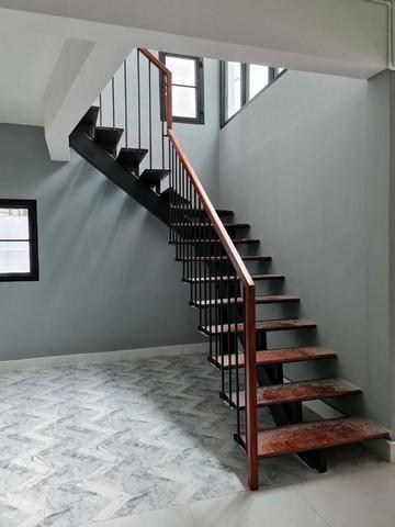 ให้เช่าบ้านเดี่ยว 2 ชั้น 200 ตรม. ย่านโชคชัย 4 ลาดพร้าว ใกล้ MRT โชคชัย 4