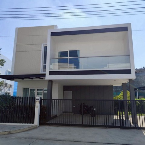 บ้านเดี่ยว 2 ชั้น หมู่บ้านสงบ ร่มรื่น รีโนเวทใหม่ โซนข่วงสิงห์ 