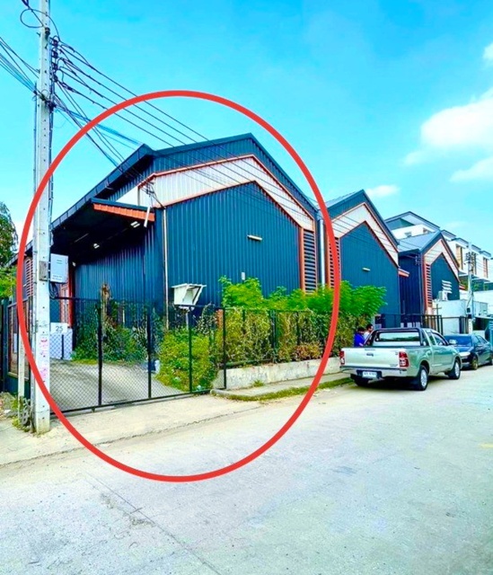 พร้อมที่จอดรถด้านข้าง เดอะแจส วังหิน 1.2 กม.โลตัส โชคชัย4 700ม.ให้เช่าอาคาร  250ตร.ม. ไฟฟ้า 3 เฟส สตรีวิทยา MRT โชคชัย4 2.6 กม.   