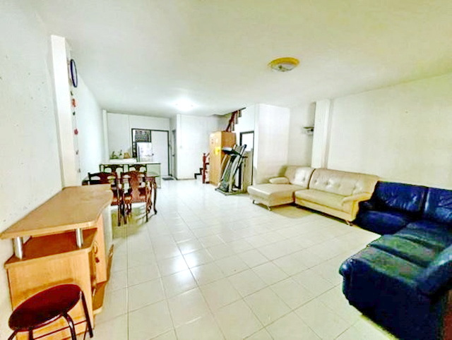 ตลาดหนองกุง 1.4 กม.ม.โลตัส ขอนแก่น 1.8 กม.ให้เช่าทาวน์เฮ้าส์ 2 ชั้น ขอนแก่น 4.5 กม. พร้อมเฟอร์  4 นอน  ถ.มิตรภาพ -เลี่ยงเมืองขอนแก่น