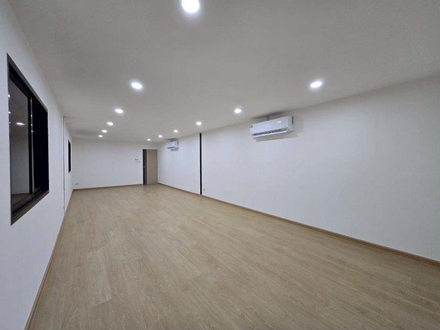 ให้เช่าโกดังพร้อมออฟฟิศ 192 ตร.ม.ย่านอ่อนนุช39 ศรีนครินทร์24 สุขุมวิท77 พัฒนาการ เขตสวนหลวง ใกล้MRTศรีนุช