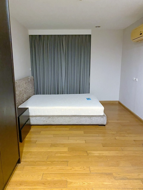 BTS พร้อมพงษ์ 500 ม.ให้เช่าคอนโด The Rise Sukhumvit 39  ชั้น 2  แบบ Low-rise 100 ตร.ม. พร้อมเฟอร์ 2นอน 2น้ำ ดิเอ็มโพเรียม 1 กม. ทองหล่อ