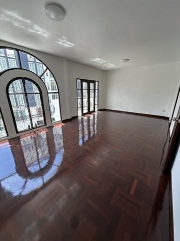 รหัสC6875 ให้เช่าอาคาร 4ชั้น เหมาะสำหรับหลายธุรกิจ ย่านถนนเย็นอากาศ สาทร พระราม3 พระราม4