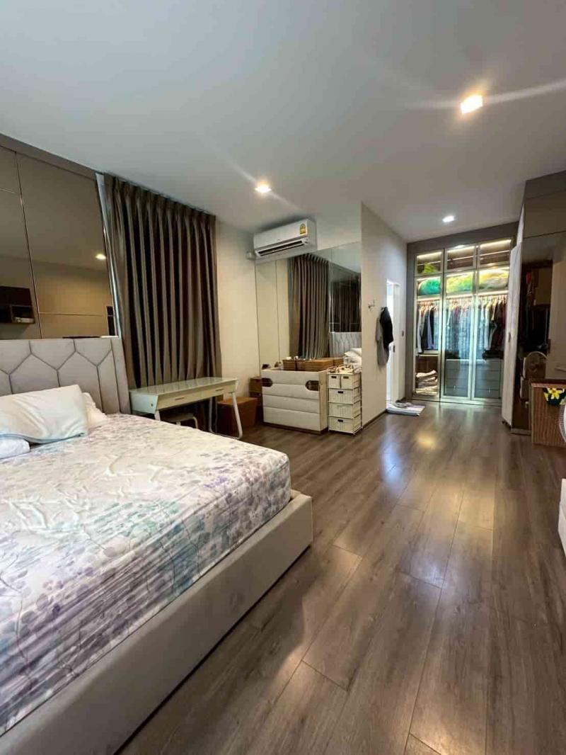 Beautiful detached house for sale, quiet project, wide area around the house, good direction, cool breeze all day.