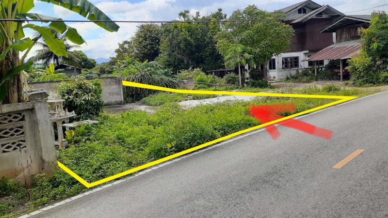 #ขายที่ดิน ชุมชนบ้านขี้เหล็กหลวง เชียงใหม่ (ใกล้ ม.ราชภัฏเชียงใหม่)โซน อ.แม่ริม, เชียงใหม่•ลักษณะโดยทั่วไป-ขายที่ดิน 2แปลง รวม 323 ตรว. ด้านหลังติดลำน้ำสาธารณะ-ด้านหน้าติดถนนโยธาธิการ 2066-ที่ดินมีหน้ากว้าง 14.5 เมตร ลึก 48 เมตร ที่ติดถนนชุมชน-ที่ตั้ง : ชุมชนบ้านขี้เหล็กหลวง ต.ขี้เหล็ก อ.แม่ริม จ.เชียงใหม่-มีร้านค้าชุมชน, เทศบาลตำบล, โรงพยาบาล, วัดปฏิบัติธรรมและอื่นๆบริ