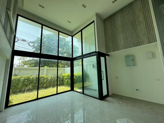 ให้เช่าโฮมออฟฟิศ 3.5 ชั้น หลังมุม บ้านออเทนส์ นาคนิวาส 48 สภาพใหม่มาก ใกล้ เซ็นทรัลอีสต์วิลล์