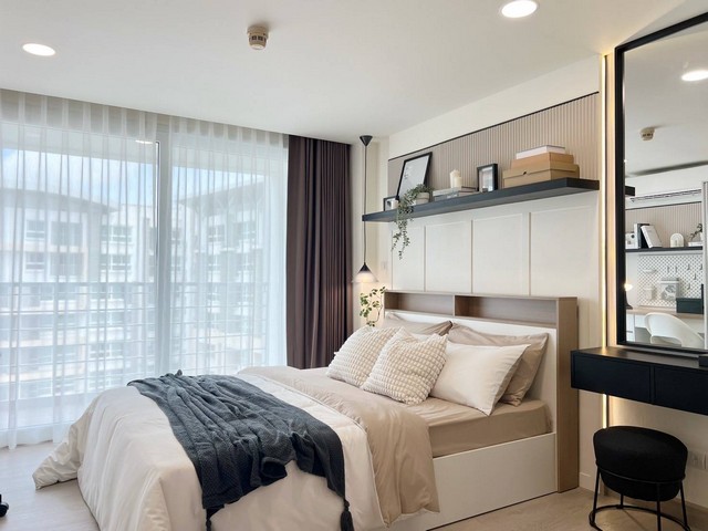 #CS021 สำหรับขาย : เดอะรอยัล เพลส คอนโด 1 ห้องนอน 1 ห้องน้ำ ชั้น 6คอนโดใกล้โลตัสสามกอง- ขนาด 41.80 ตรม.- 1 ห้องนอน 1 ห้องน้ำ- ชั้น 5 ตึก 2ฟรี เฟอร์นิเจอร์บิวท์อินใหม่ฟรี เครื่องใช้ไฟฟ้าใหม่สถานที่ใกล้เคียง- 2 นาทีถึงโลตัส- 5 นาทีถึงเซ็นทรัลเฟสติวัล- 5 นาทีถึงโรงพยาบาลกรุงเทพ- 10 นาทีถึงเมืองเก่าภูเก็ต- 20 นาทีถึงหาดป่าตองราคา 2.88 ล้านบาท--------------------#CS021 For Sales : Samkong, The Royal Place Phuket, 1 Bedroom, 6th flr. Condo near Lotus Samkong- Size 41.80 s